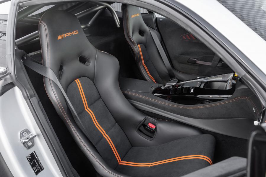 Интерьер Mercedes-AMG GT Black Series (C190) 2020 года  (WW) (фото 93 из 107)